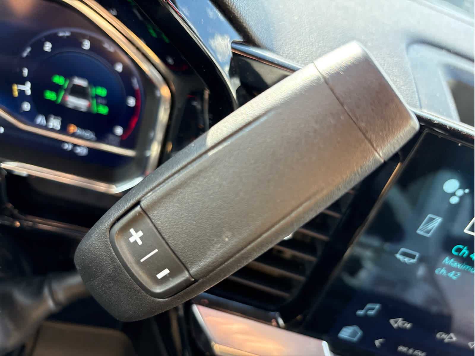 Used 2024 Chevrolet Silverado 2500 LT image 28