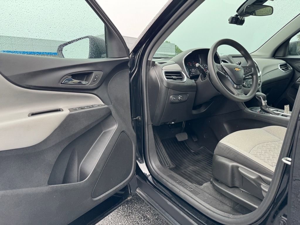 Used 2023 Chevrolet Equinox LS image 13