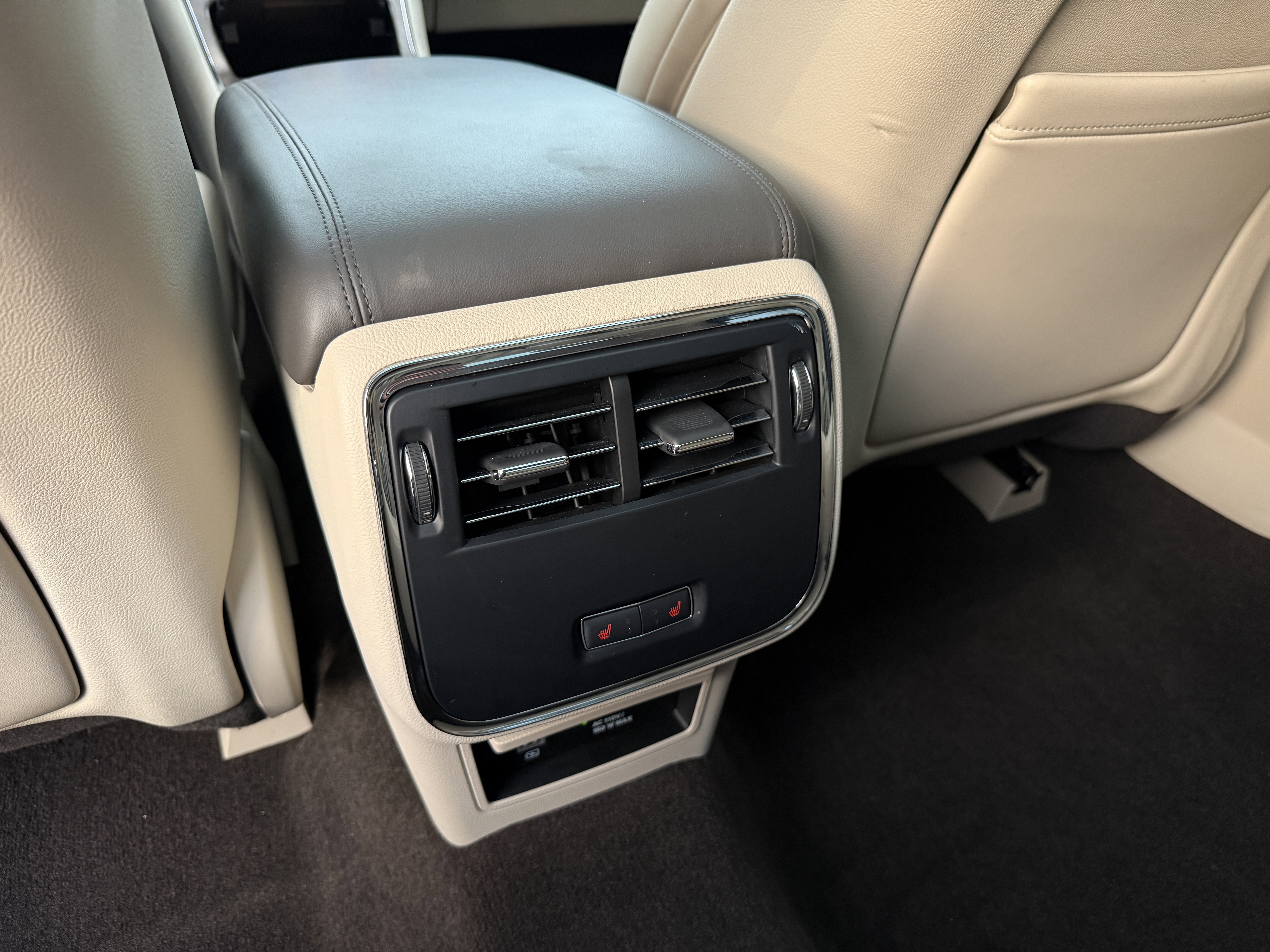 Used 2019 Lincoln Continental Select w/ Continental Climate Package image 36