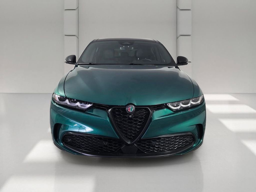 Used 2024 Alfa Romeo Tonale Veloce AWD/4WD image 3