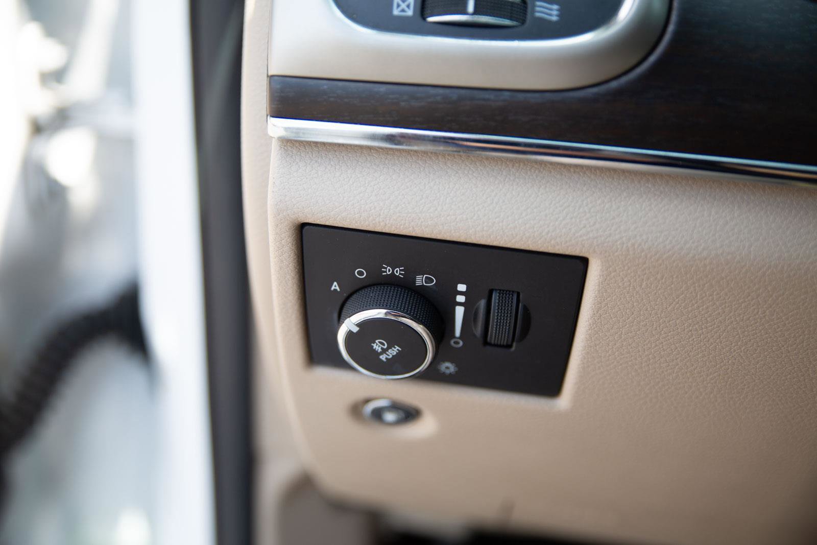 Used 2017 Jeep Grand Cherokee Limited AWD/4WD image 17