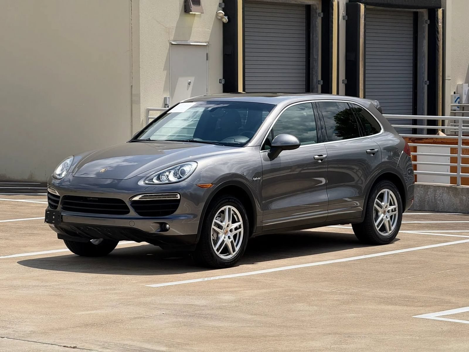Used 2013 Porsche Cayenne S AWD/4WD image 3