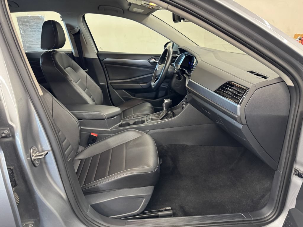 Used 2024 Volkswagen Jetta SE FWD image 28