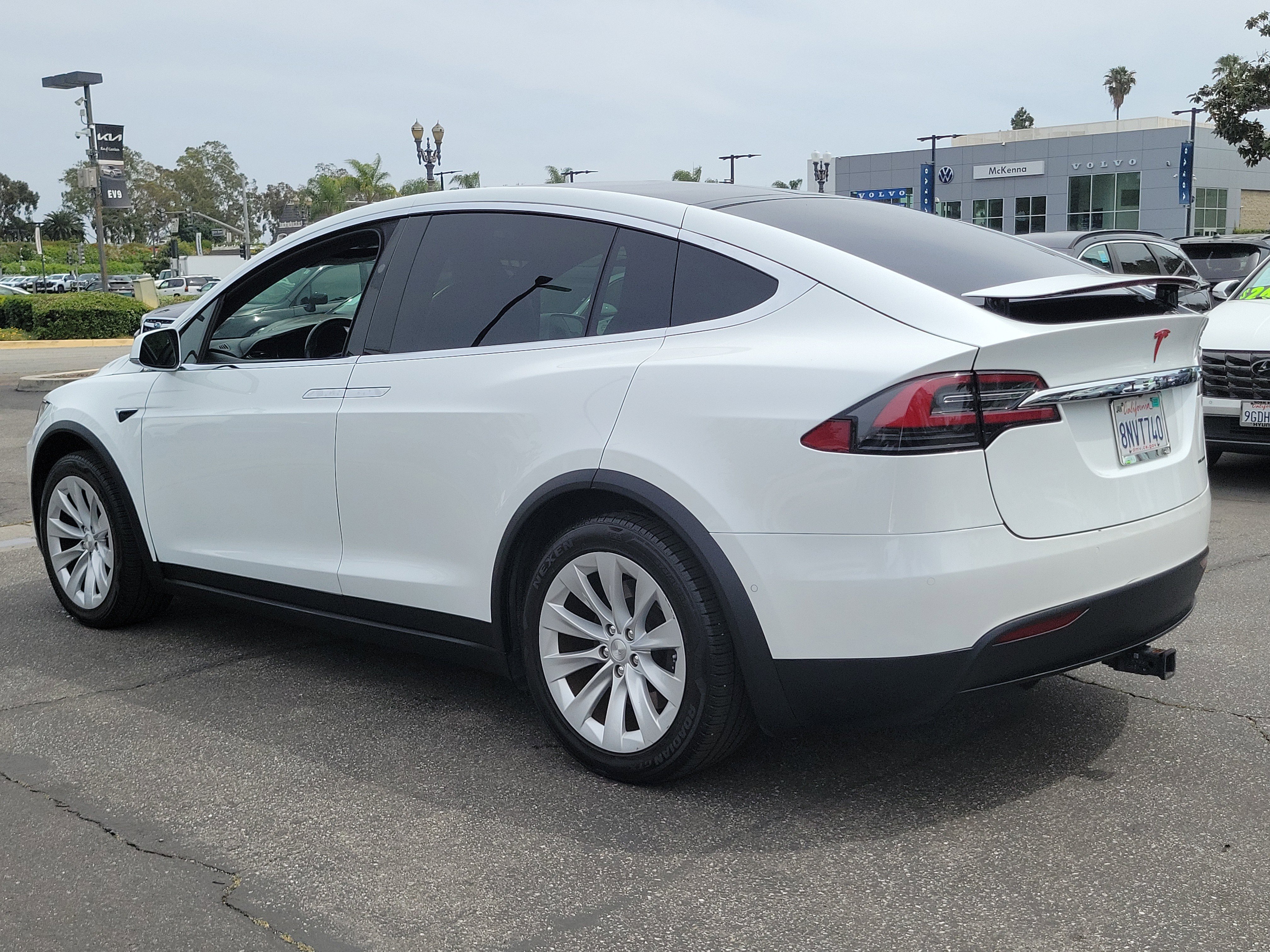 Used 2020 Tesla Model X image 6