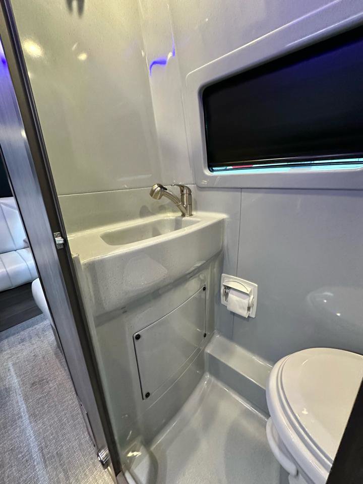 Used 2024 Mercedes-Benz Sprinter 3500 image 52