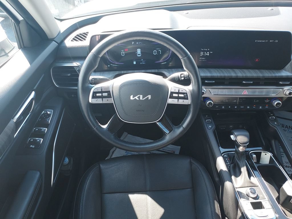 Certified 2025 Kia Telluride EX w/ EX Captain's Chair Package AWD/4WD image 16