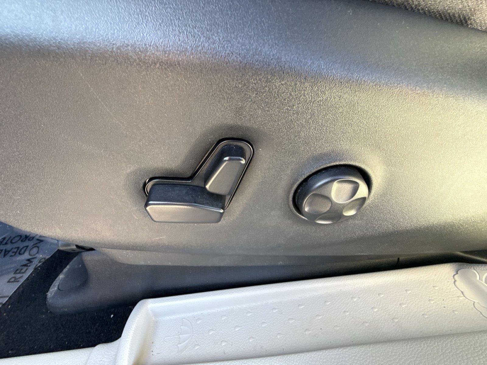 Used 2019 Chrysler Pacifica Touring Plus w/ Advanced Safetytec Group FWD image 15
