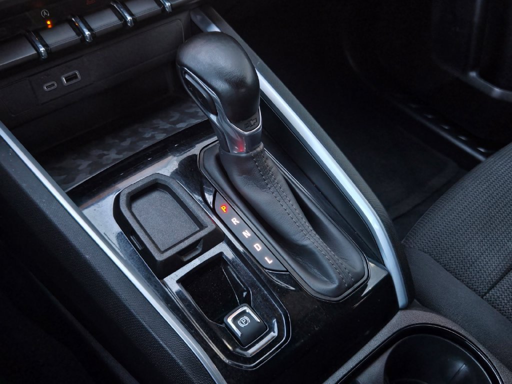 Used 2024 Chevrolet Colorado LT RWD image 19
