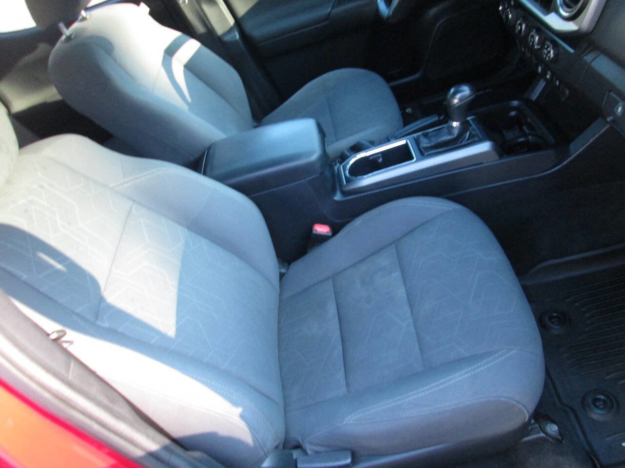 Used 2019 Toyota Tacoma TRD Off-Road image 23
