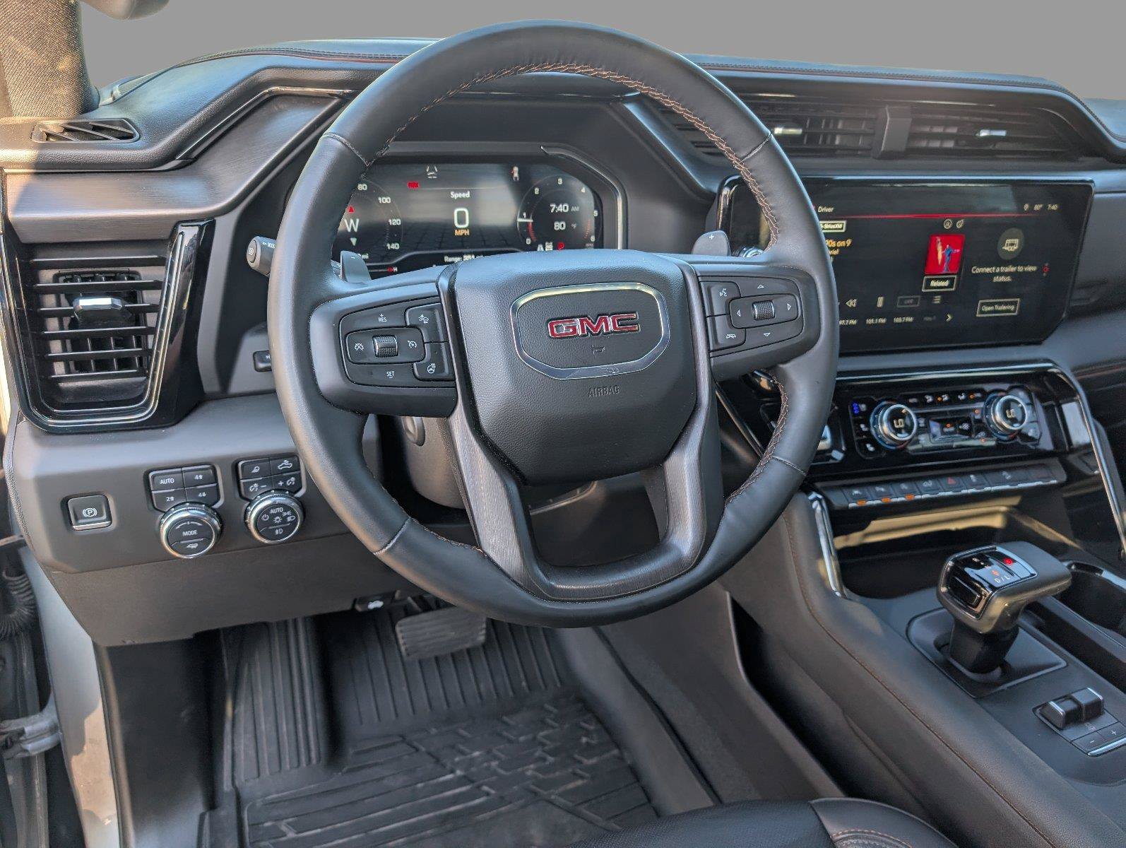 Used 2025 GMC Sierra 1500 AT4 w/ AT4 Premium Package AWD/4WD image 4