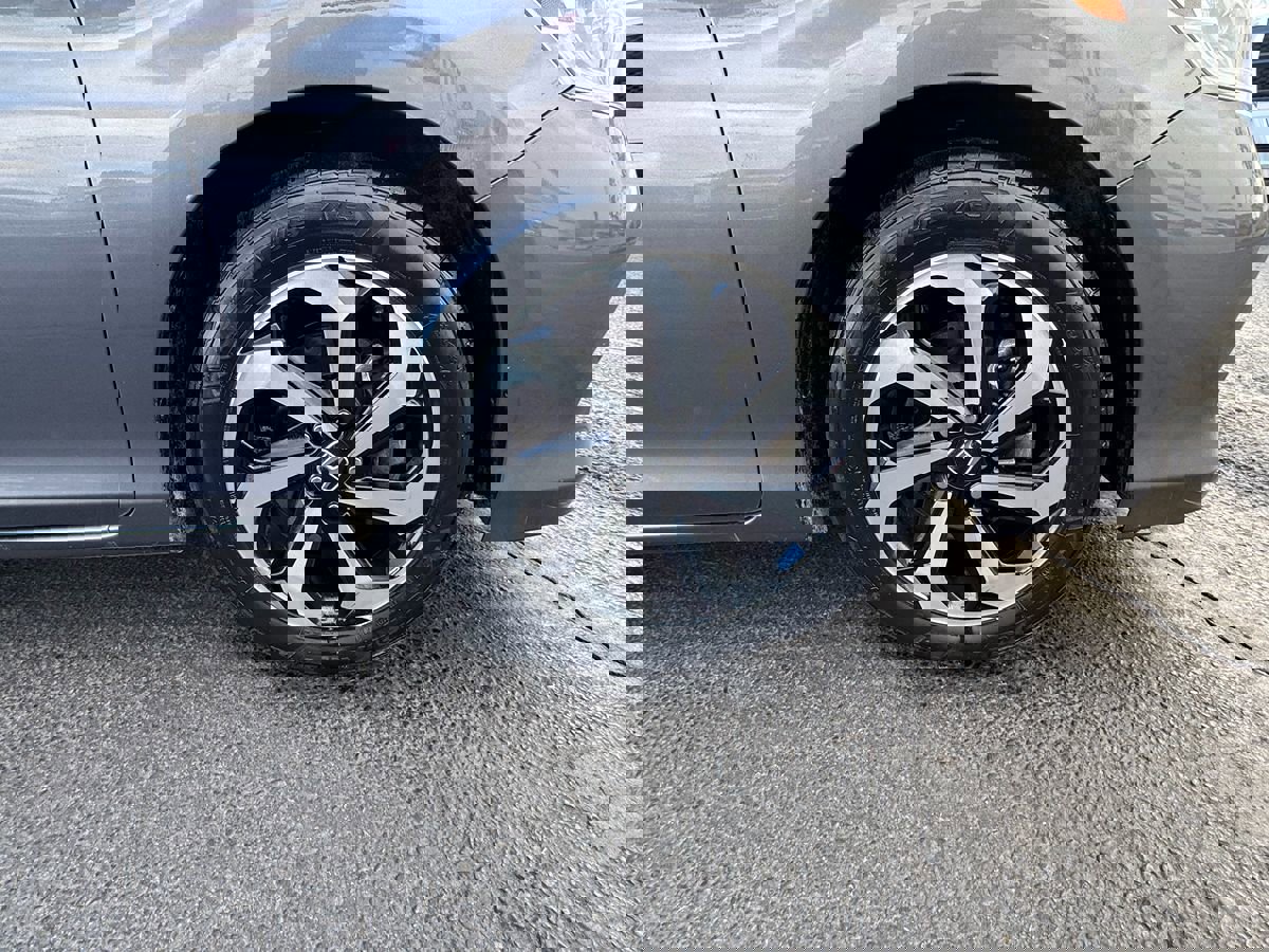 Used 2017 Honda Accord EX-L image 38