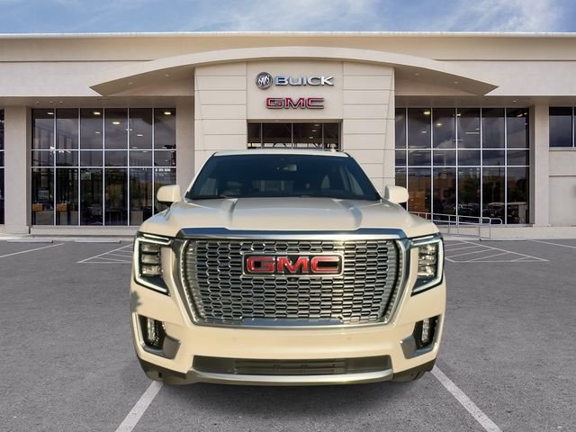 Used 2022 GMC Yukon XL Denali image 4