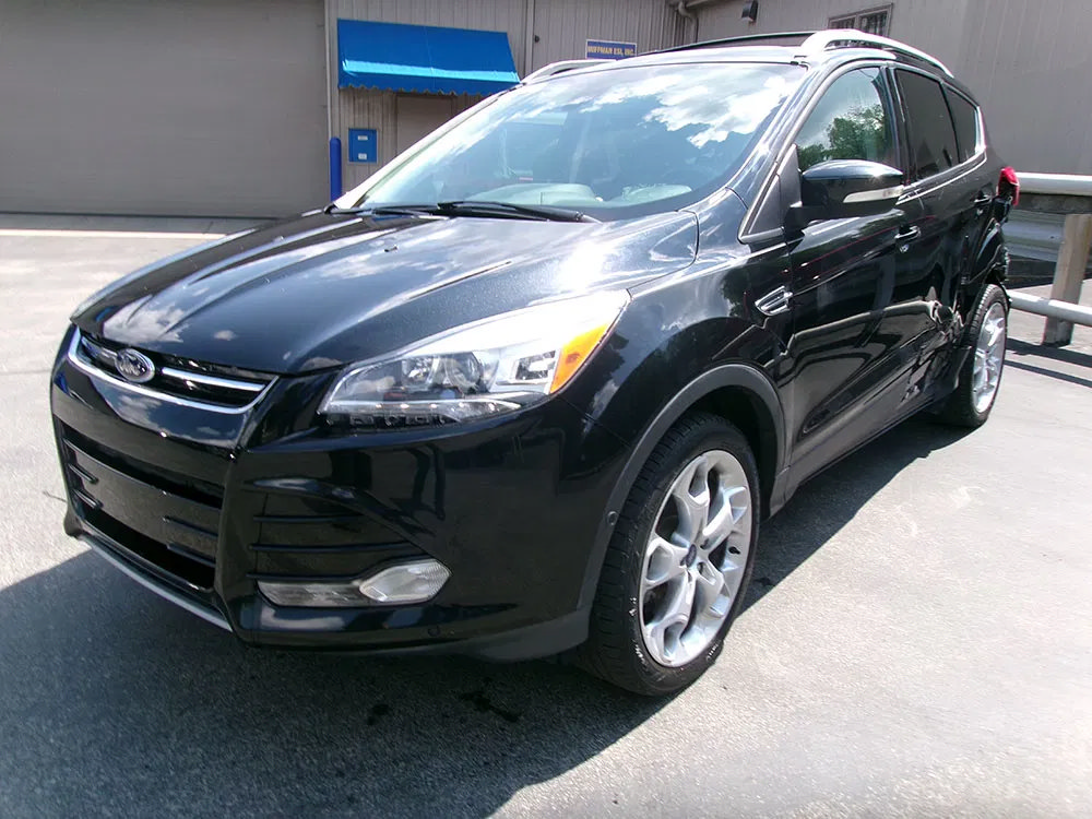 Used 2014 Ford Escape Titanium w/ Equipment Group 401A AWD/4WD image 2
