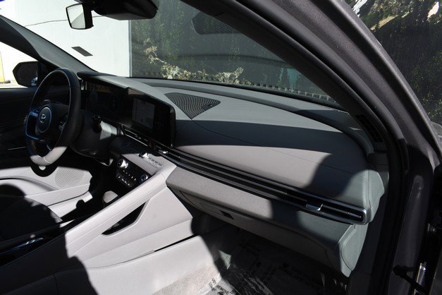 Used 2023 Hyundai Elantra SEL w/ Convenience Package image 24