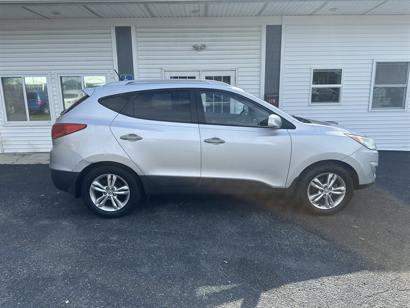 Used 2011 Hyundai Tucson GLS FWD image 12