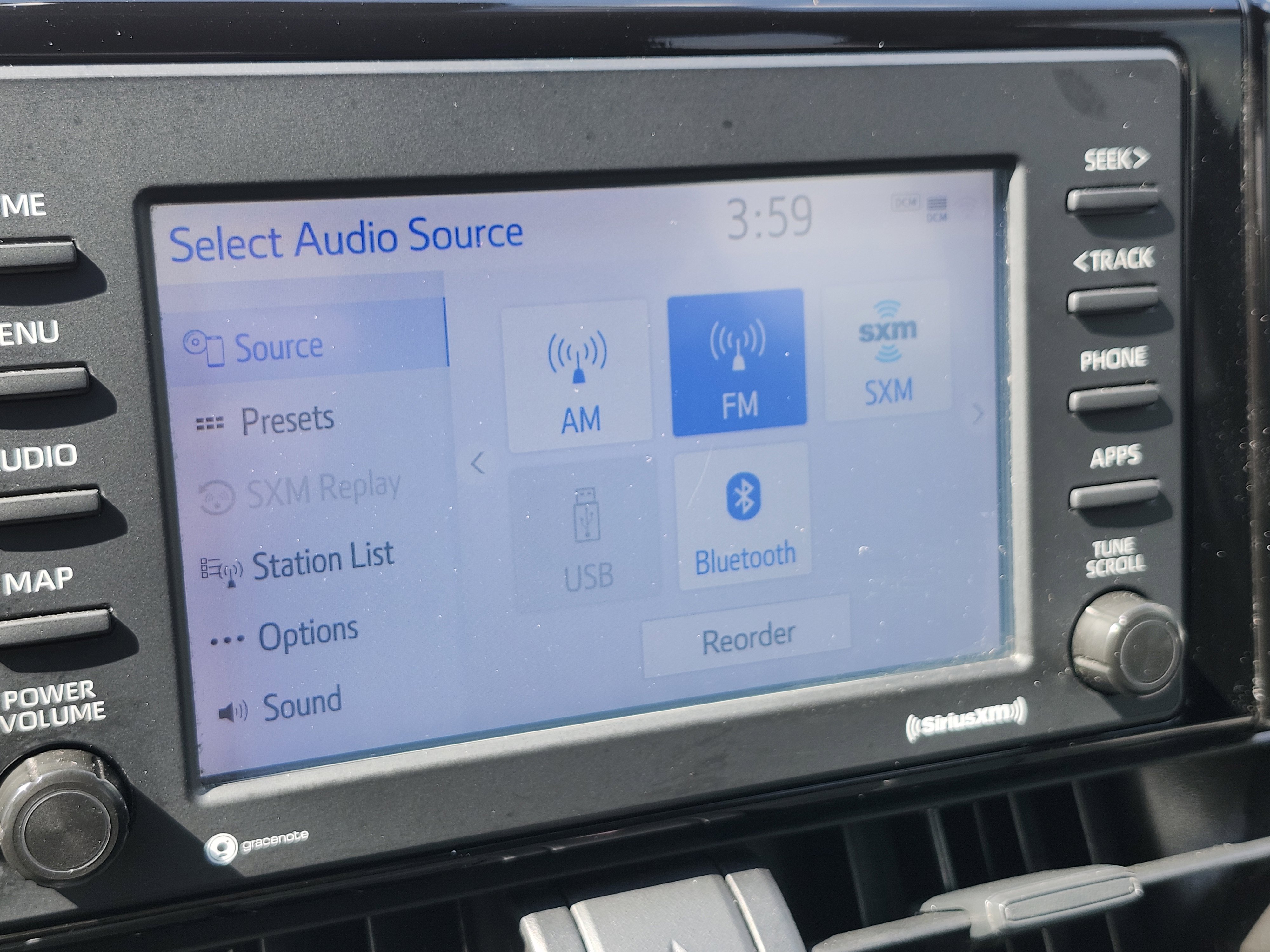 Used 2022 Toyota RAV4 XLE AWD/4WD image 4