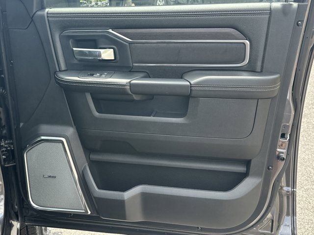 New 2026 RAM 3500 Laramie AWD/4WD image 17