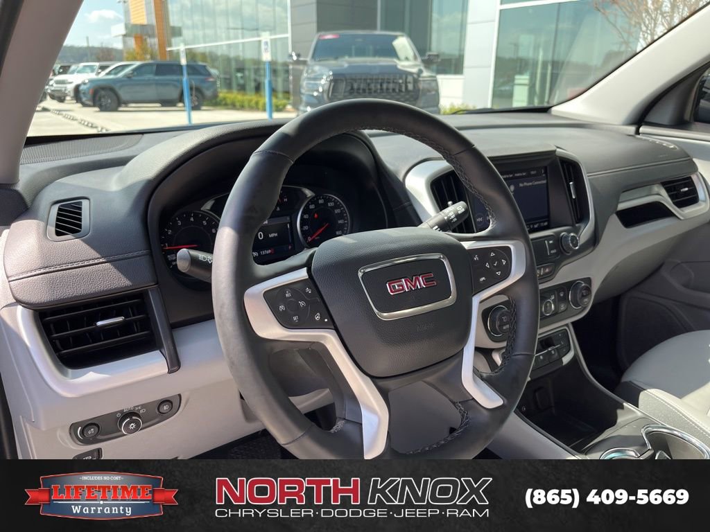 Used 2024 GMC Terrain SLT AWD/4WD image 7