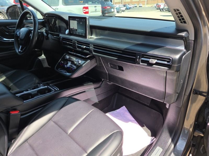 Used 2022 Lincoln Corsair AWD w/ Premium Package image 16