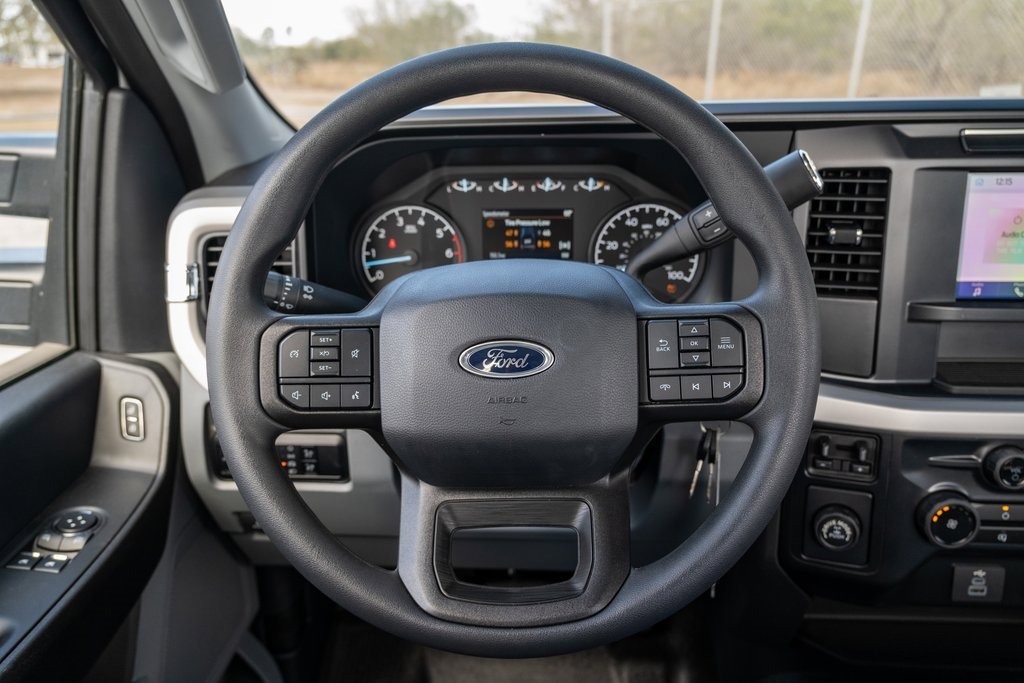 Used 2024 Ford F250 XL w/ XL Chrome Package image 17