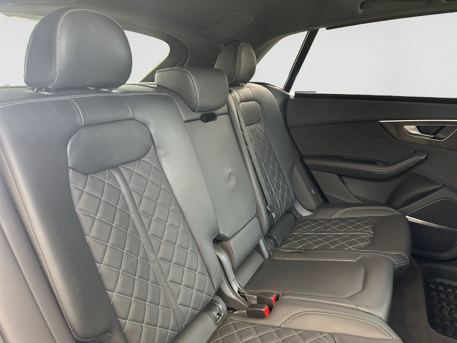 Used 2023 Audi SQ8 Prestige AWD/4WD image 17