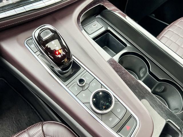 Used 2021 Cadillac Escalade Premium Luxury Platinum image 24