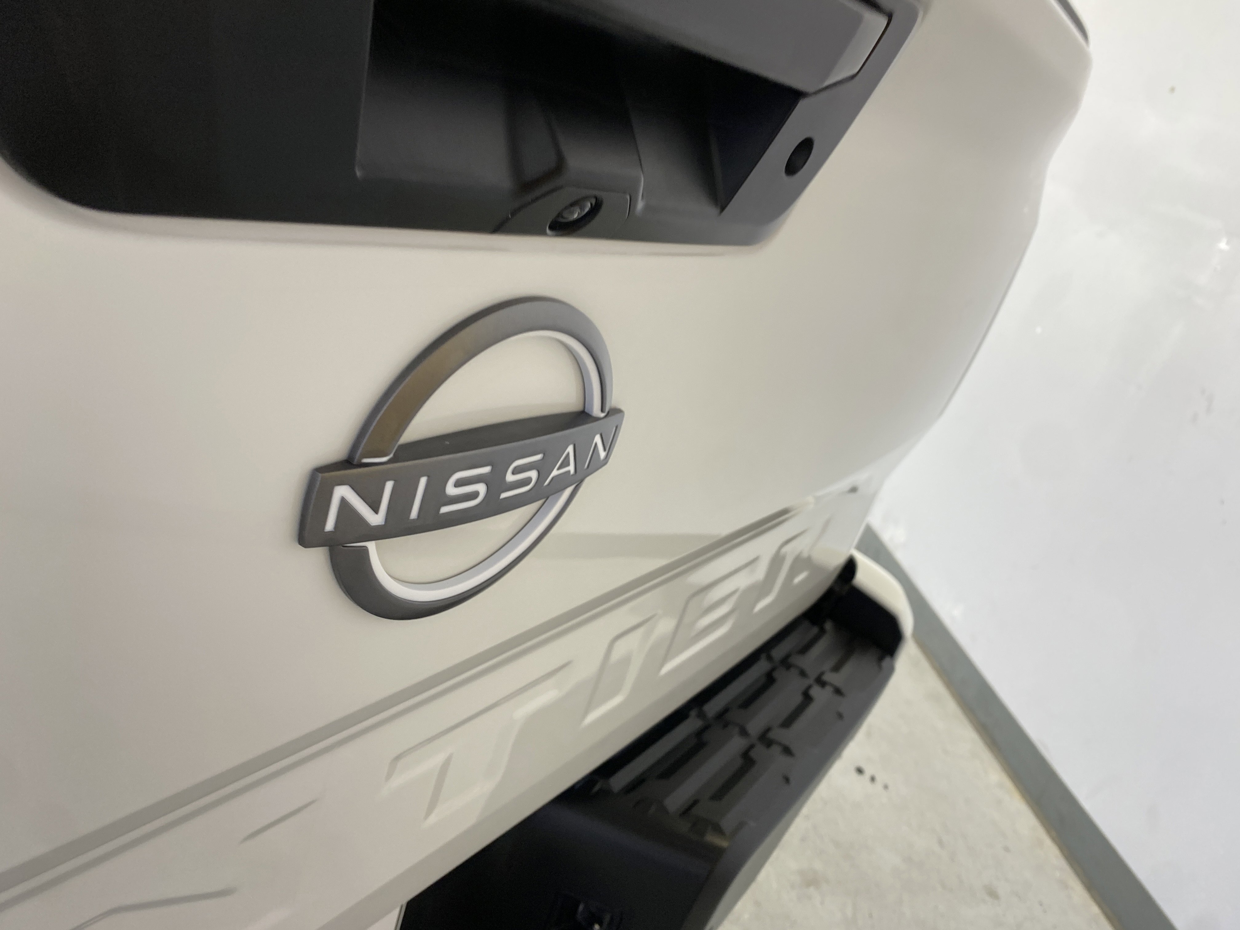 Used 2025 Nissan Frontier SV w/ SV Convenience Package image 15