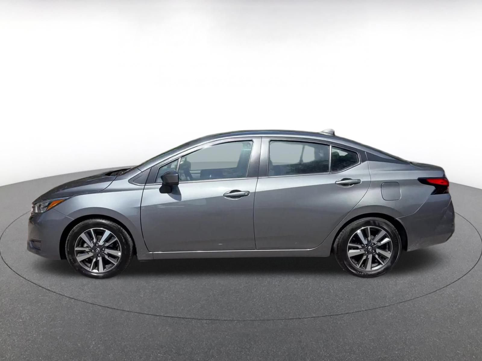 Used 2025 Nissan Versa SV FWD image 8