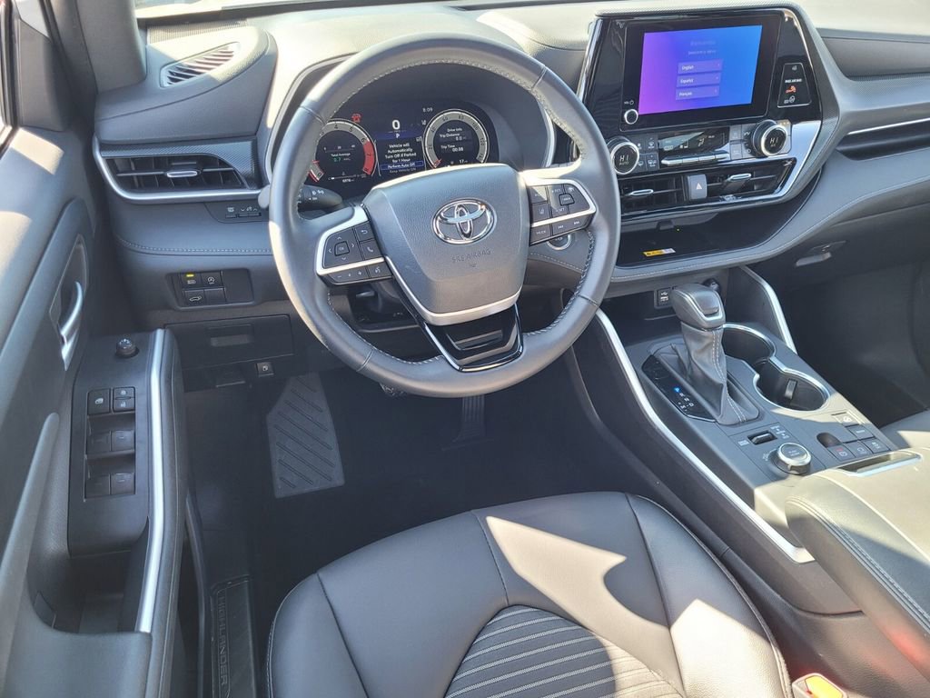 Certified 2025 Toyota Highlander XSE AWD/4WD image 7