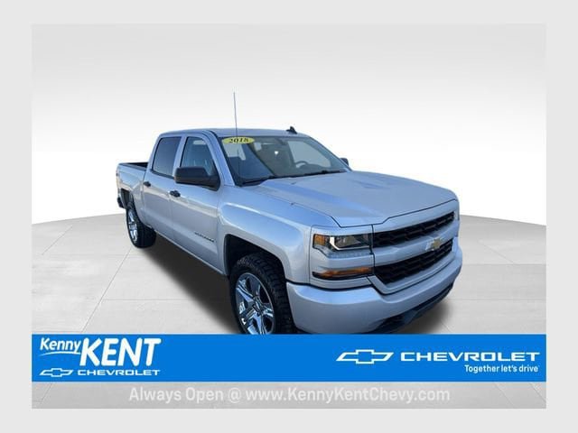 Used 2018 Chevrolet Silverado 1500 Custom w/ Custom Value Package AWD/4WD image 1