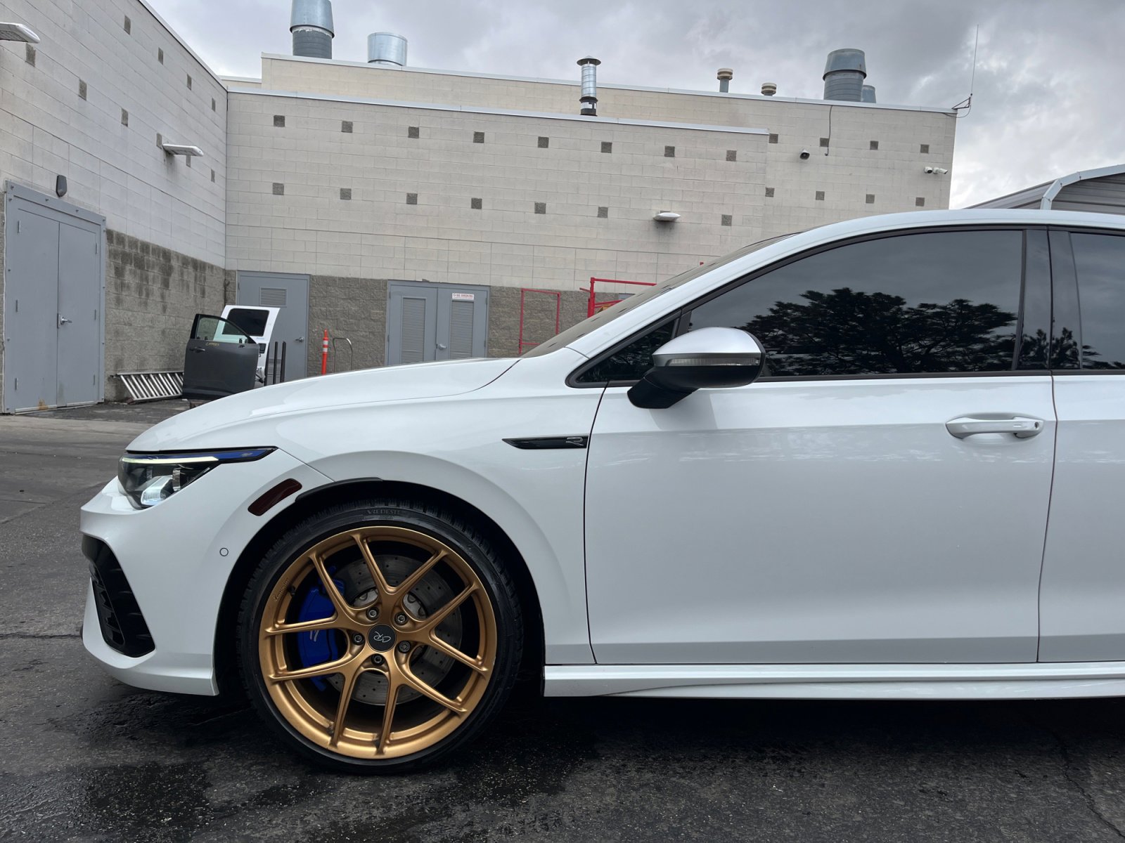 Used 2024 Volkswagen Golf R image 9