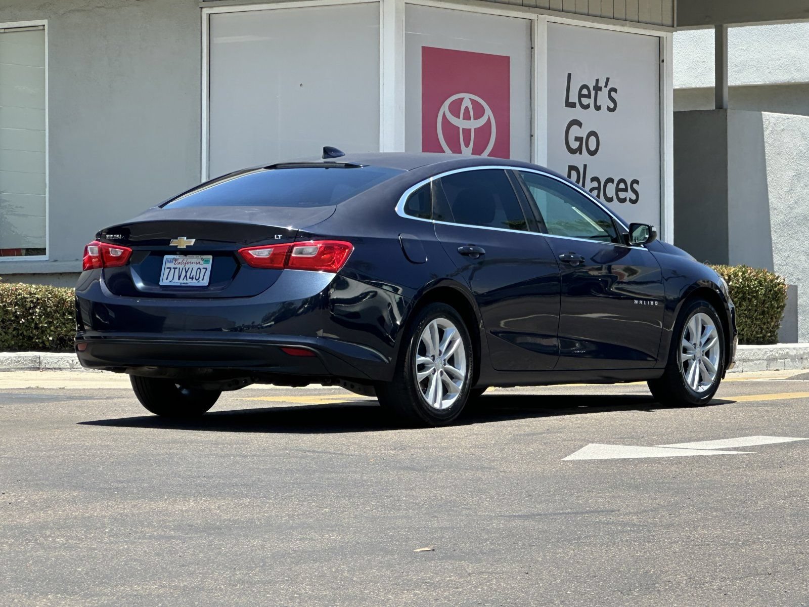 Used 2017 Chevrolet Malibu LT FWD image 5