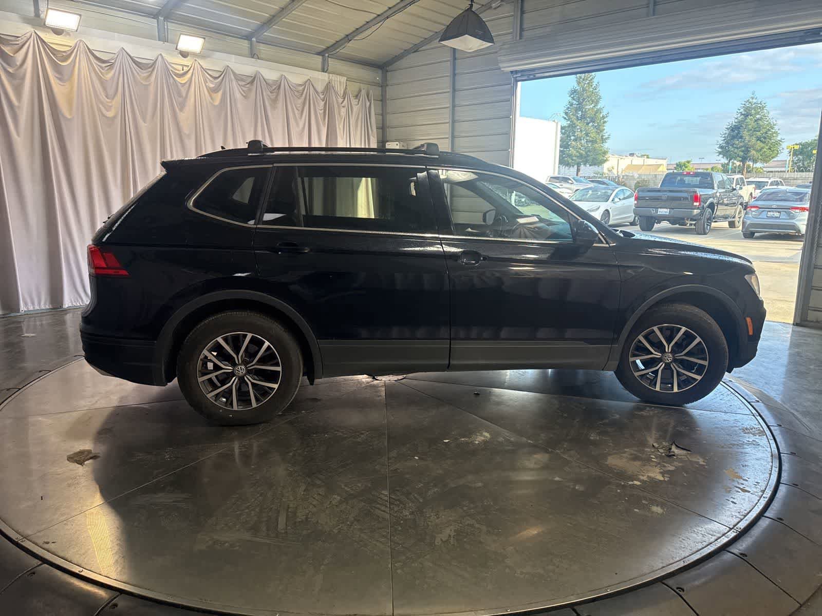 Used 2019 Volkswagen Tiguan SE FWD image 4