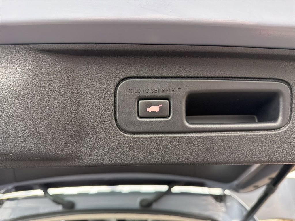 Used 2025 Honda Pilot Elite image 43