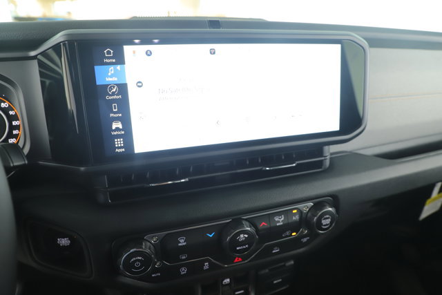 New 2025 Jeep Gladiator Sport image 13