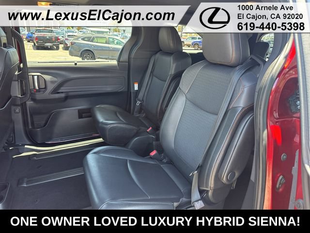 Used 2021 Toyota Sienna XSE w/ XSE Plus Package FWD image 24