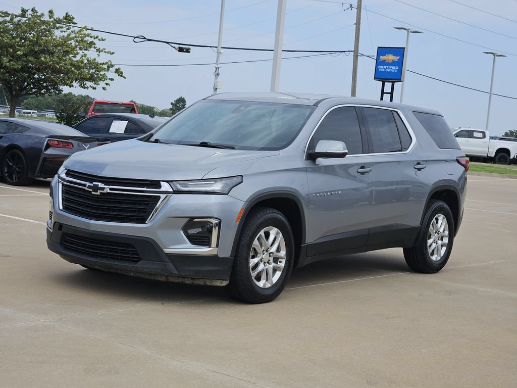 Used 2023 Chevrolet Traverse LS w/ Safety Package FWD image 3