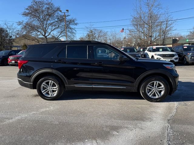 Used 2022 Ford Explorer XLT w/ Equipment Group 202A image 5