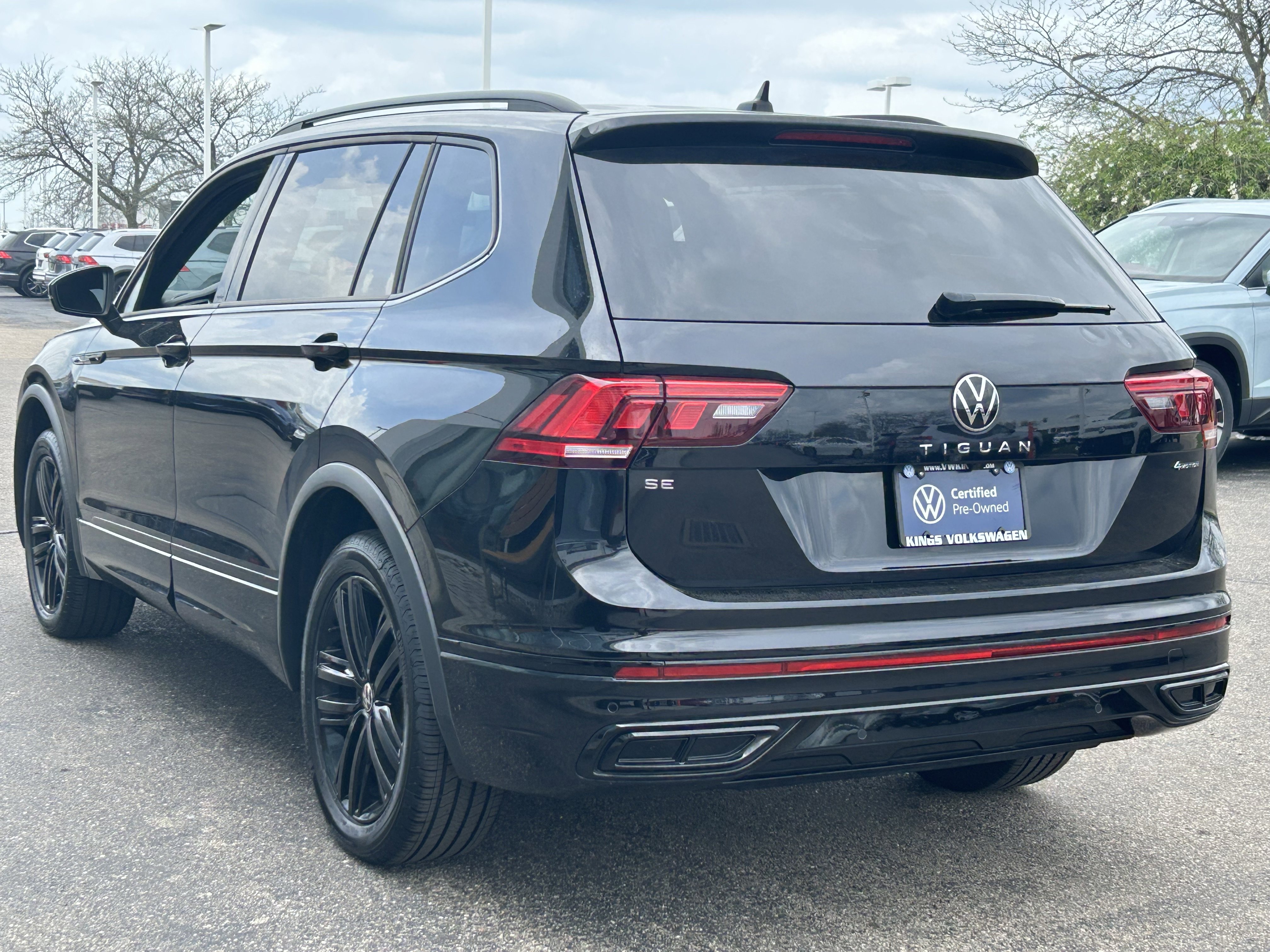 Certified 2022 Volkswagen Tiguan SE R-Line AWD/4WD image 5