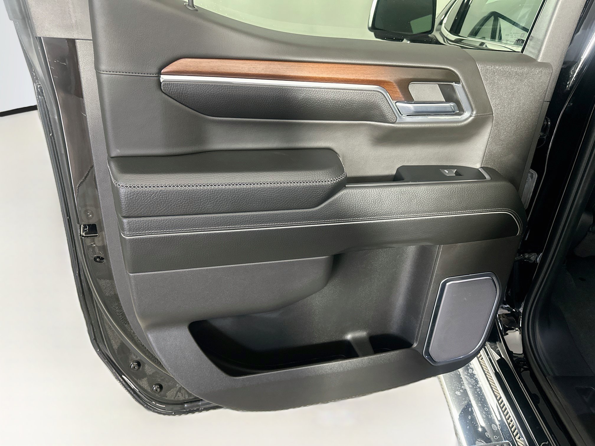 Used 2024 GMC Sierra 1500 Denali w/ Technology Package AWD/4WD image 26