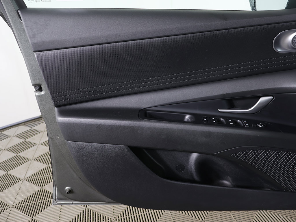 Certified 2024 Hyundai Elantra SEL FWD image 19