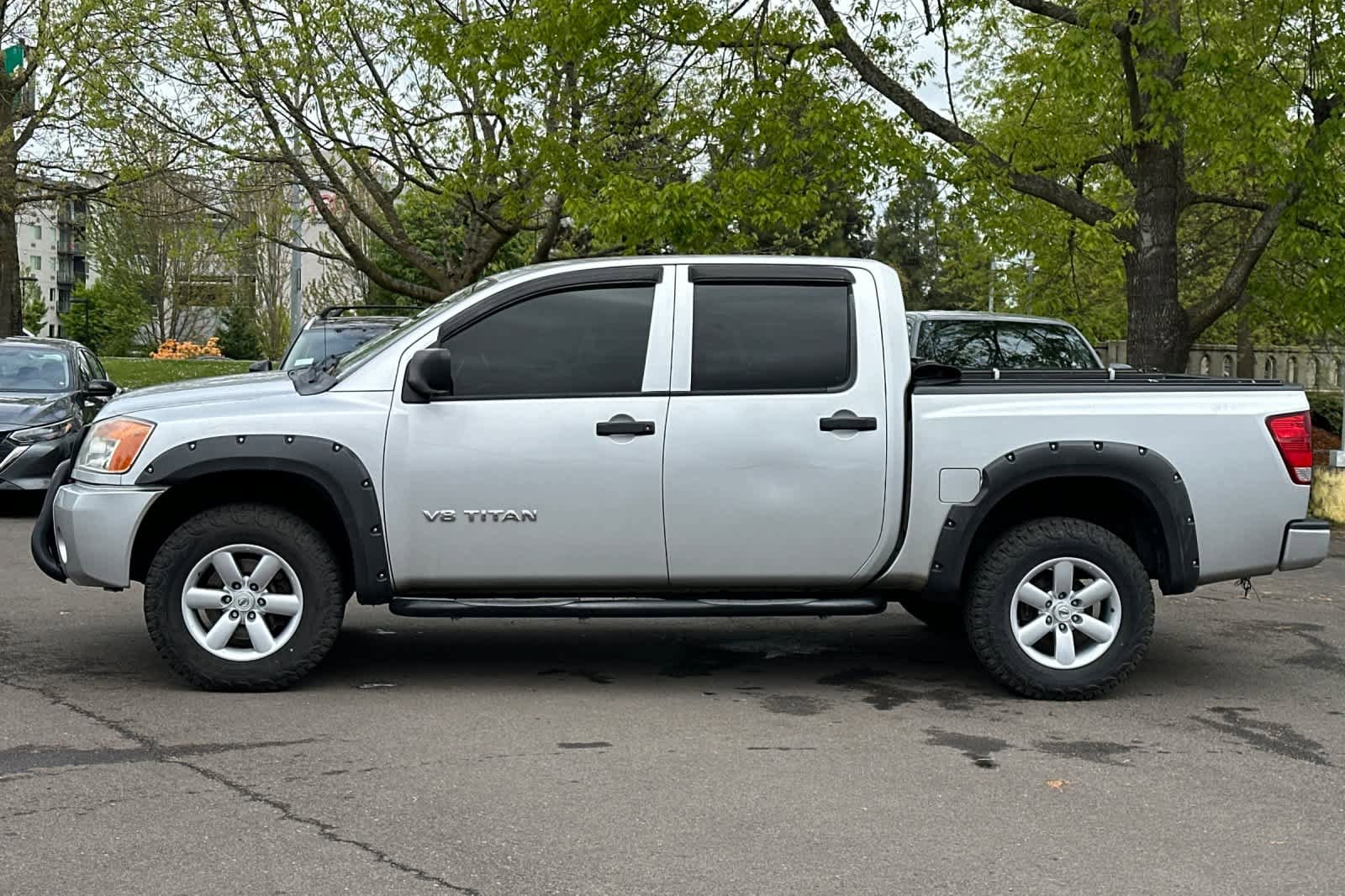 Used 2014 Nissan Titan S AWD/4WD image 5