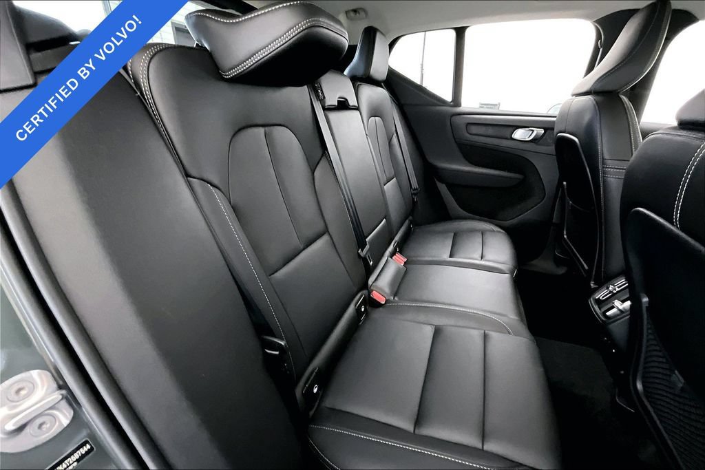Used 2026 Volvo XC40 B4 Core w/ Climate Package FWD image 28