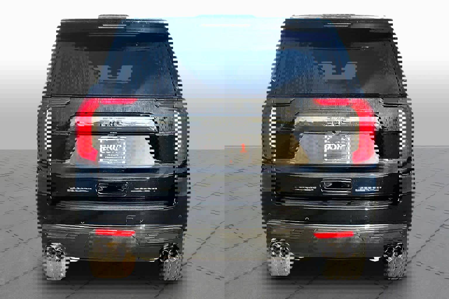 Used 2023 GMC Yukon XL Denali Ultimate image 5