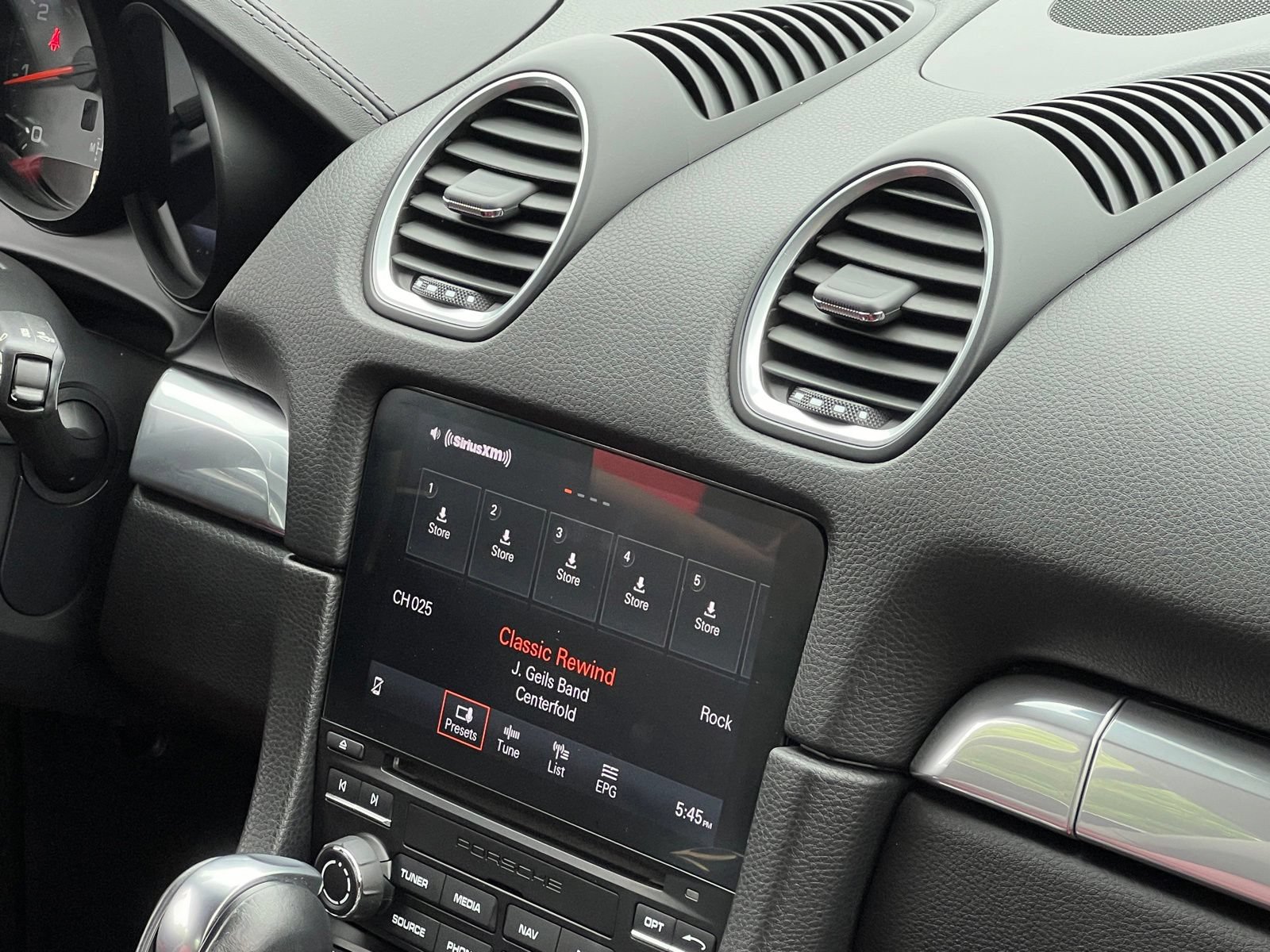 Certified 2021 Porsche 718 Cayman S RWD image 34