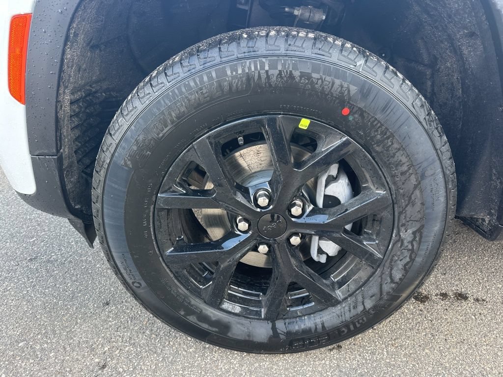 New 2026 Jeep Grand Cherokee Altitude AWD/4WD image 34