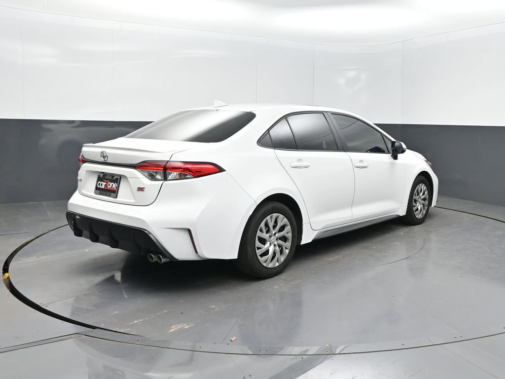 Used 2024 Toyota Corolla SE w/ SE Premium Package FWD image 27
