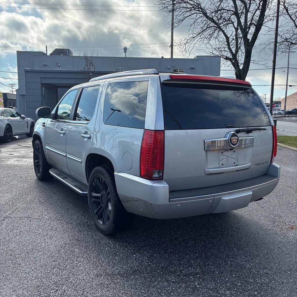 Used 2013 Cadillac Escalade Luxury image 8