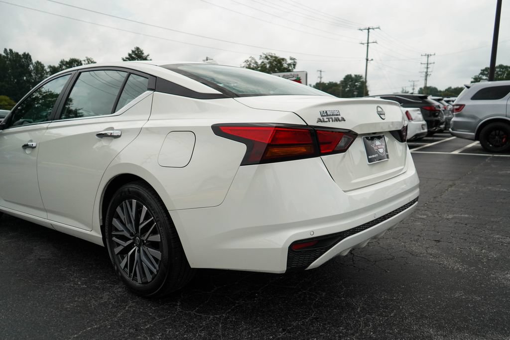 Used 2025 Nissan Altima 2.5 SV FWD image 20