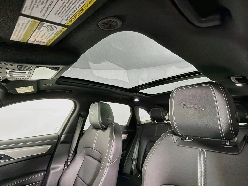 Certified 2026 Jaguar F-PACE R-Dynamic S AWD/4WD image 23